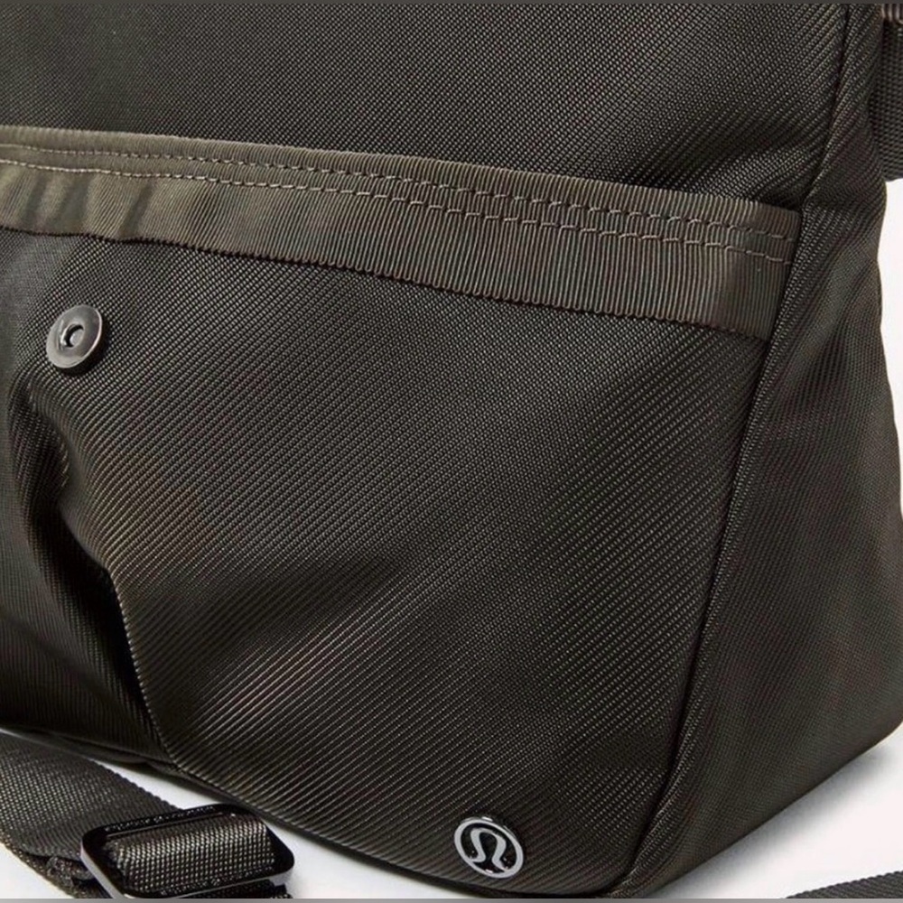 Lululemon Dark Olive Green Festival Crossbody Bag - Picture 5 of 12